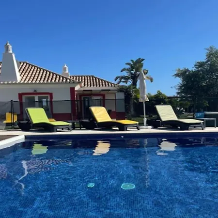 Moradia V1 Em Condominio
